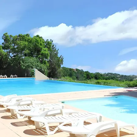 Vue Mer: Avec Piscine à *
